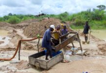 Q-Methodology Reveals Diverse Stakeholder Perspectives on Public Health in Mozambique’s Large-Scale Mining Sector Q-Methodology Reveals Diverse Stakeholder Perspectives on Public Health in Mozambique’s Large-Scale Mining Sector